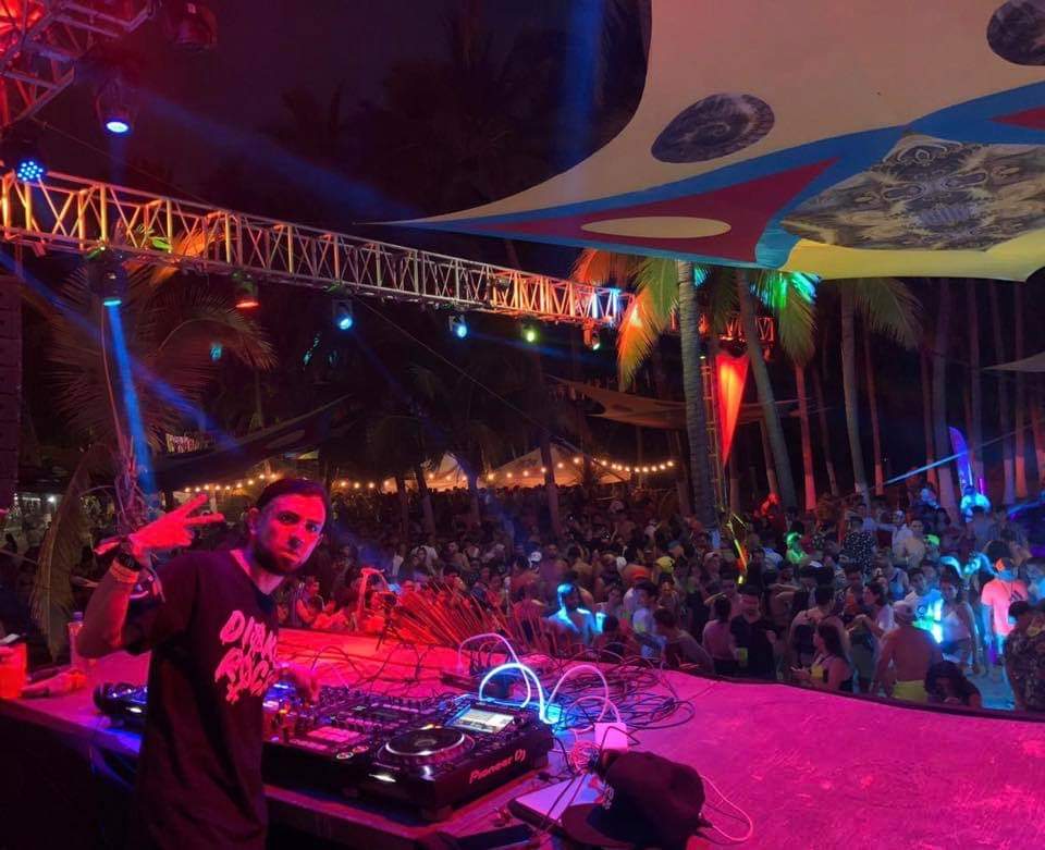 RecklessRecsMx's tweet photo. @disko_rock en IBFestival 2020 ☀️🏝 https://t.co/1gsqHbzaJf