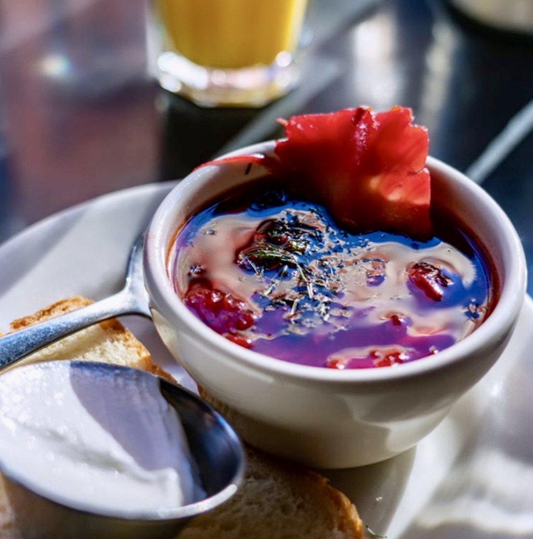 veselkanyc's tweet photo. The Porsche of Borscht. 
.
.
.
#veselkanyc #veselkaessex #themarketline #borscht #nyc #eastvillagenyc #lowereastside #challah  Photo via @sconigmania https://t.co/SAYX6JDbVM