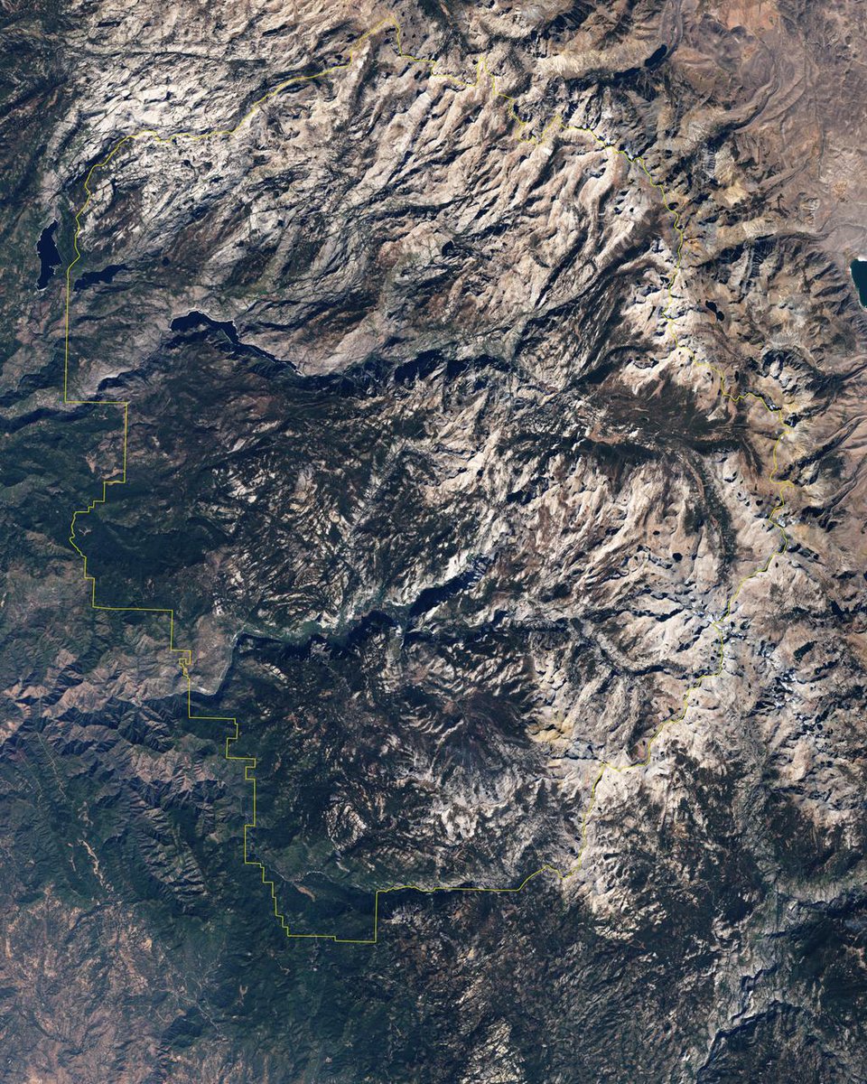 April 1999  We launched  @NASA_Landsat 7 to continue building and refreshing a global archive of sun-lit, cloud-free images of the Earth’s landmass.This Earth-observing satellite captured this image of Yosemite Valley, part of California’s  @YosemiteNPS, in 2001. 