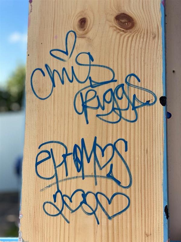 epromos's tweet photo. We are so excited to announce our collaboration with Chris Riggs in honor of #EarthDay2020 !
Read more - https://t.co/m6oJgvWIbr
#ChrisRiggsxePromos @RiggsArt
#thepromoknowhowpeople #ChrisRiggs #art #sustainableart #epromoscares #earthday2020 #earthday https://t.co/JhhAnq5Fhh
