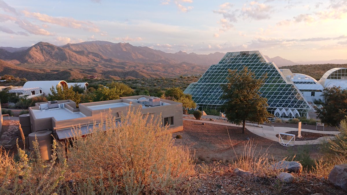 Having spent a few months last year living at #Biosphere2 for #B2WALD project 🌴 it has been a real treat to hear stories from Jane Poynter & Taber McCallum tonight about their original #Biosphere2 experience via the live stream for #EarthDay 🌎 Thank-you to the @B2science team.