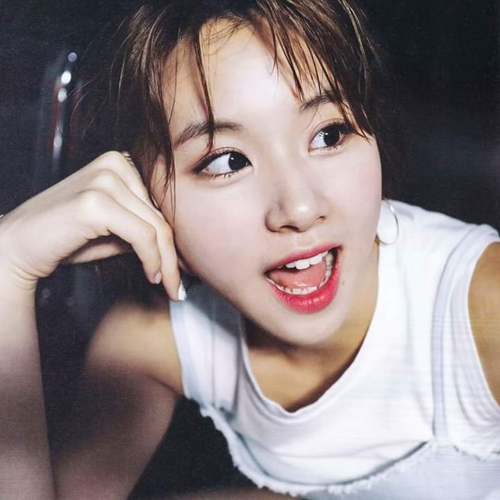 RegeneX3M's tweet photo. Happy birthday🎉 Chaeyoung
 take care of yourself and be healthy 🐯🍓 stay cute mwaaahhh.. @JYPETWICE

#HappyChaeyoungDay
#KindButNotSoft 
#SweetStrawberryChaeyoung 
#채영이처럼새콤달콤귀여워 https://t.co/DcwMyyrS4x