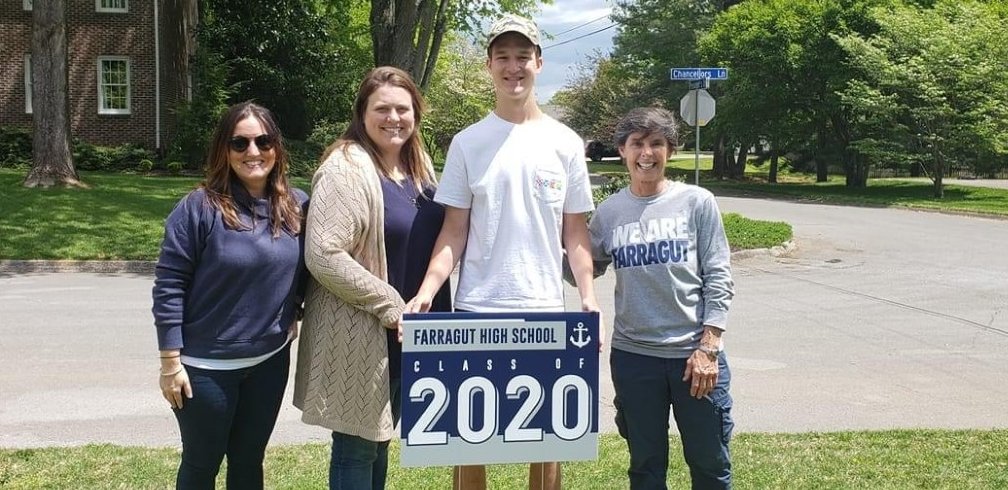 farragutYBK's tweet photo. FHS Seniors 2020 are getting surprised with signs. Congratulations!!! We are so proud of ALL of YOU!!!
We love our Admiral families. #GoADs #FarragutStrong https://t.co/XrSKUkodfL