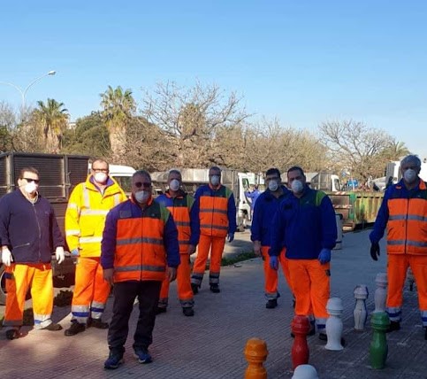 Miliziano_M's tweet photo. 🔴#Emergenza #Coronavirus 🦠+++ Attività di #Sanificazione #igienizzazione +++ @ComunePalermo #RapPalermo #Coime. Coinvolte le strutture #sociali con l'ausilio dell' @Esercito - @Reggimento "6 Lancieri D'aosta "
Il programma 21/04/ al 25/04 www.rapspa - https://t.co/hXA0C3ED7S https://t.co/4HAtGyxnRD
