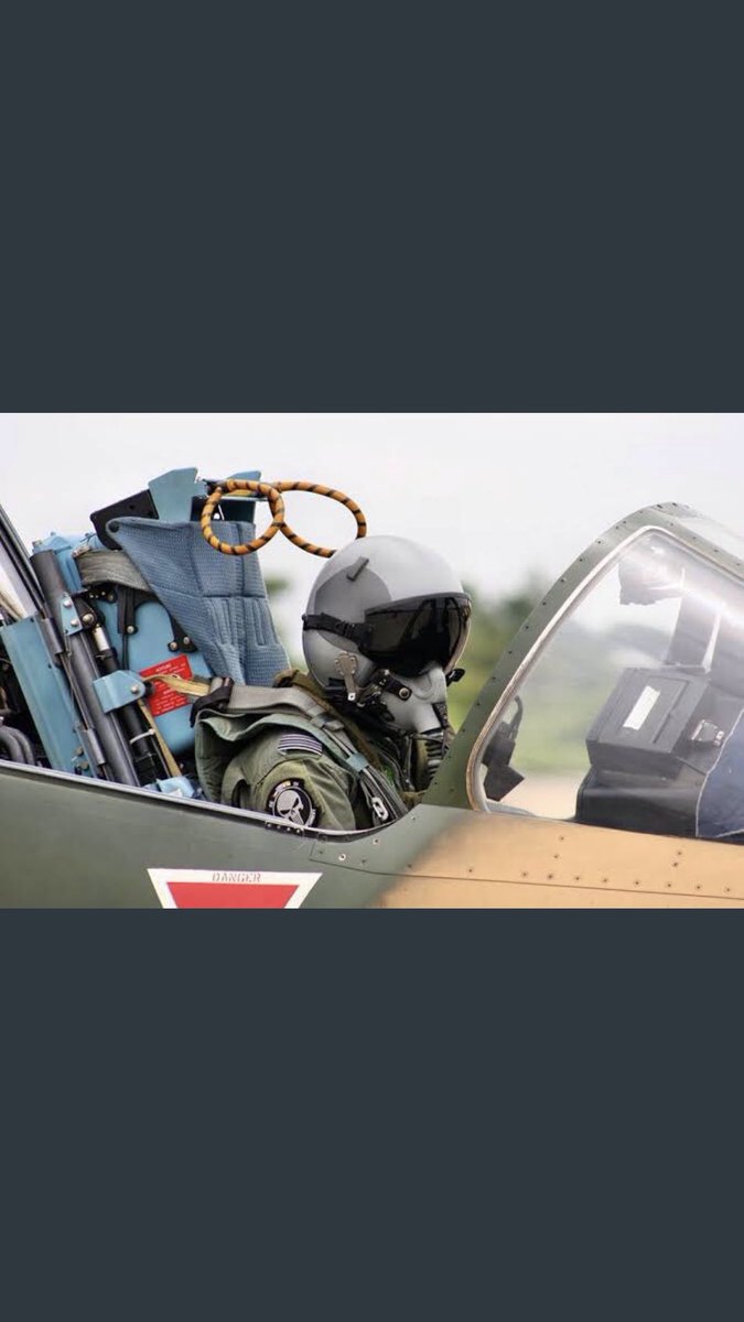 olusogaowoeye's tweet image. This is Kafayat Sanni,the First Nigerian Female Fighter Pilot who was winged in 2019,she will be one of the patriotic Nigerians who will be taking the fight to terrorists in the NE. Some of you that cannot even ride a common bicycle will be on SM disrespecting the military. FOOLS