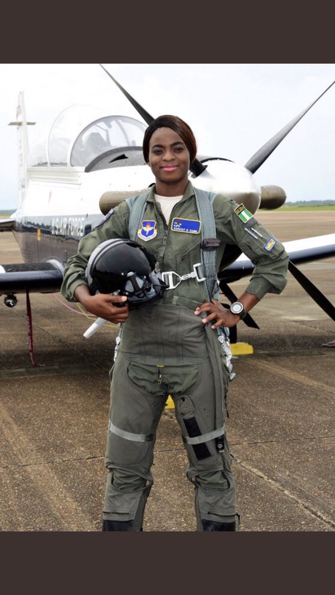 olusogaowoeye's tweet image. This is Kafayat Sanni,the First Nigerian Female Fighter Pilot who was winged in 2019,she will be one of the patriotic Nigerians who will be taking the fight to terrorists in the NE. Some of you that cannot even ride a common bicycle will be on SM disrespecting the military. FOOLS