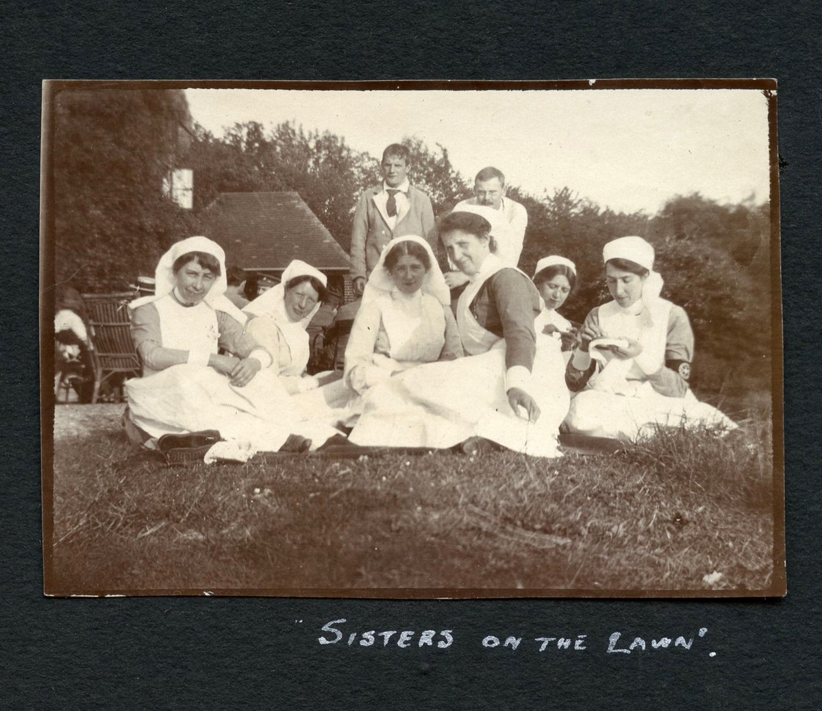 jake_a_loo's tweet image. Part 2 of my article on #FWW Red Gables Hospital in Bletchingley, Surrey ... a tribute to frontline workers battling COVID-19. More photos here: militaryandfamilyhistory.blog/2020/04/22/fro…