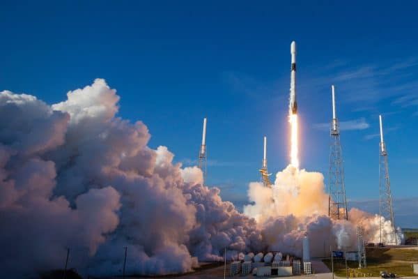 VirtualAstro's tweet photo. #Starlink Launch from Cape Canaveral – Watch it fly over the UK 20 minutes later – Times and Info
https://t.co/dEtdYvBQjw

(Please Retweet)

#EarthDay https://t.co/mWmkRxfoC2