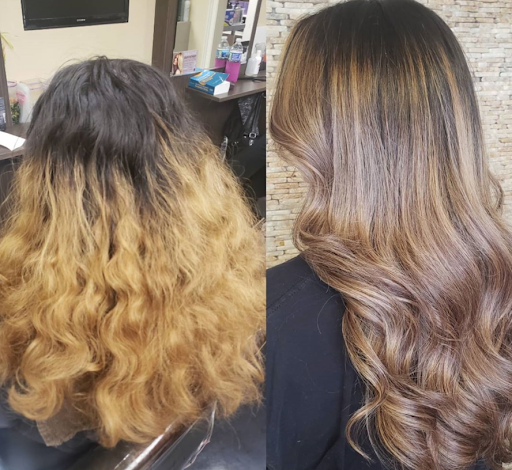 TeddieKossofs's tweet photo. #TranformationTuesday taken to a whole new level with this beautiful before and after 😍
Color by: @colorby_megan7484
#teddiekossof #teddiekossofsalonspa #glenbrook https://t.co/Fihvu57hUl