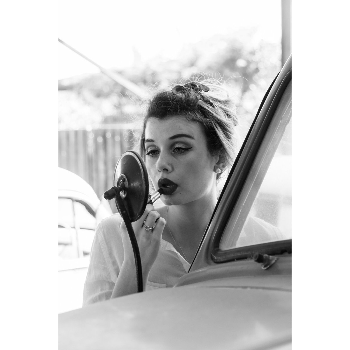 EmilyAdair2's tweet photo. I did all my own makeup and hair for this shoot and honestly I surprised myself 😂 Taken by my ever so handsome @jamesbriggsphotography https://t.co/mVQ8lvUcc0