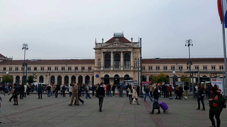 I can't remember what time we got to Zagreb, I think it was about 7.30am. We only had a couple of hours before the next leg of our journey - time to grab pizza for breakfast, get some supplies in, take some photos and get our tickets for the next stage...