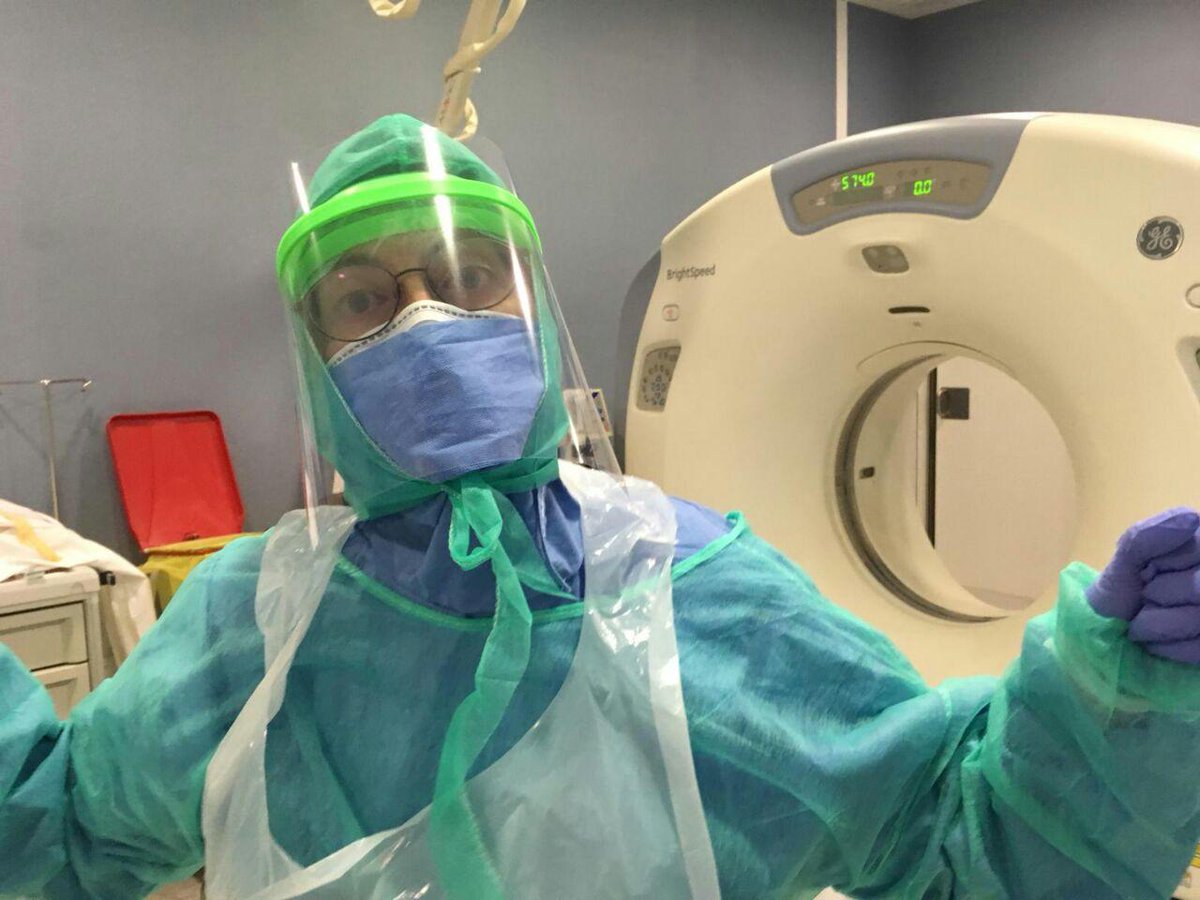 3dactivistes's tweet photo. L'Ivan ens envia aquesta foto des de l'Hospital de Reus per donar-nos les gràcies, i nosaltres li agraïm de tot cor per la seva feina a primera linia👨‍⚕️❤️

Si tu també vols ajudar sanitaris com l'Ivan pots fer una donació de material a través de: https://t.co/KZsvwvTIRx 🧵 https://t.co/sLNWFBQ7eN