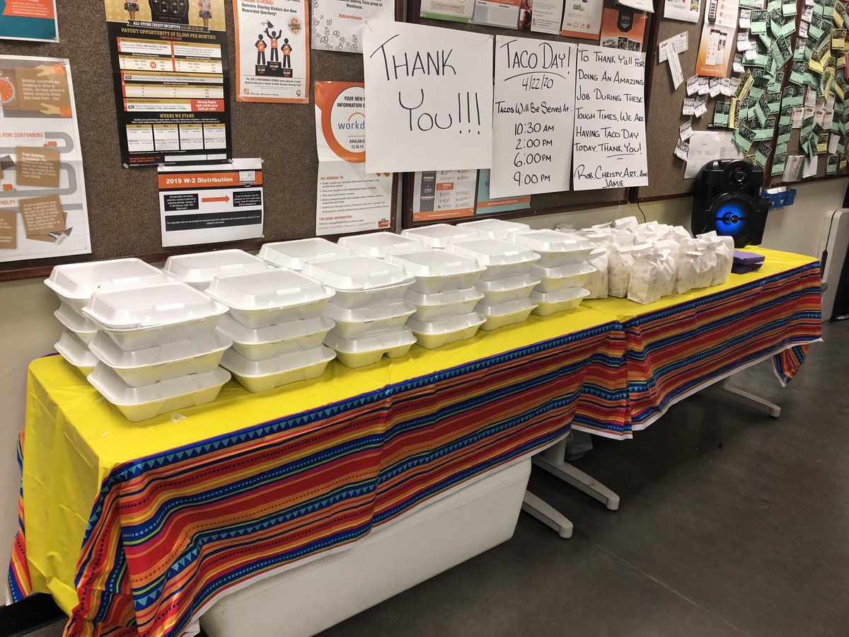 rob_elwell's tweet photo. Taco day at 0514 to thank our team for doing an amazing job! @ChristyKasper @Jamie_0514SM @Arturo85116534 @ericbernal01 https://t.co/aruE300D2p