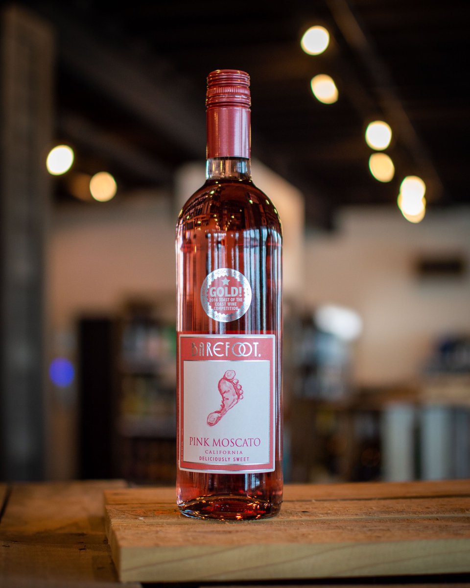 PWL12144's tweet photo. As the weather changes, Partition has just the remedy – Grab a few bottles of Barefoot Pink Moscato. This semi-sweet wine is best served chilled and can be paired with any spicy appetizer.

#simplewinechoices #barefootmoscato #pinkmoscato #springtime  #staystrong #PWLstrong https://t.co/GSvAkyz9K9