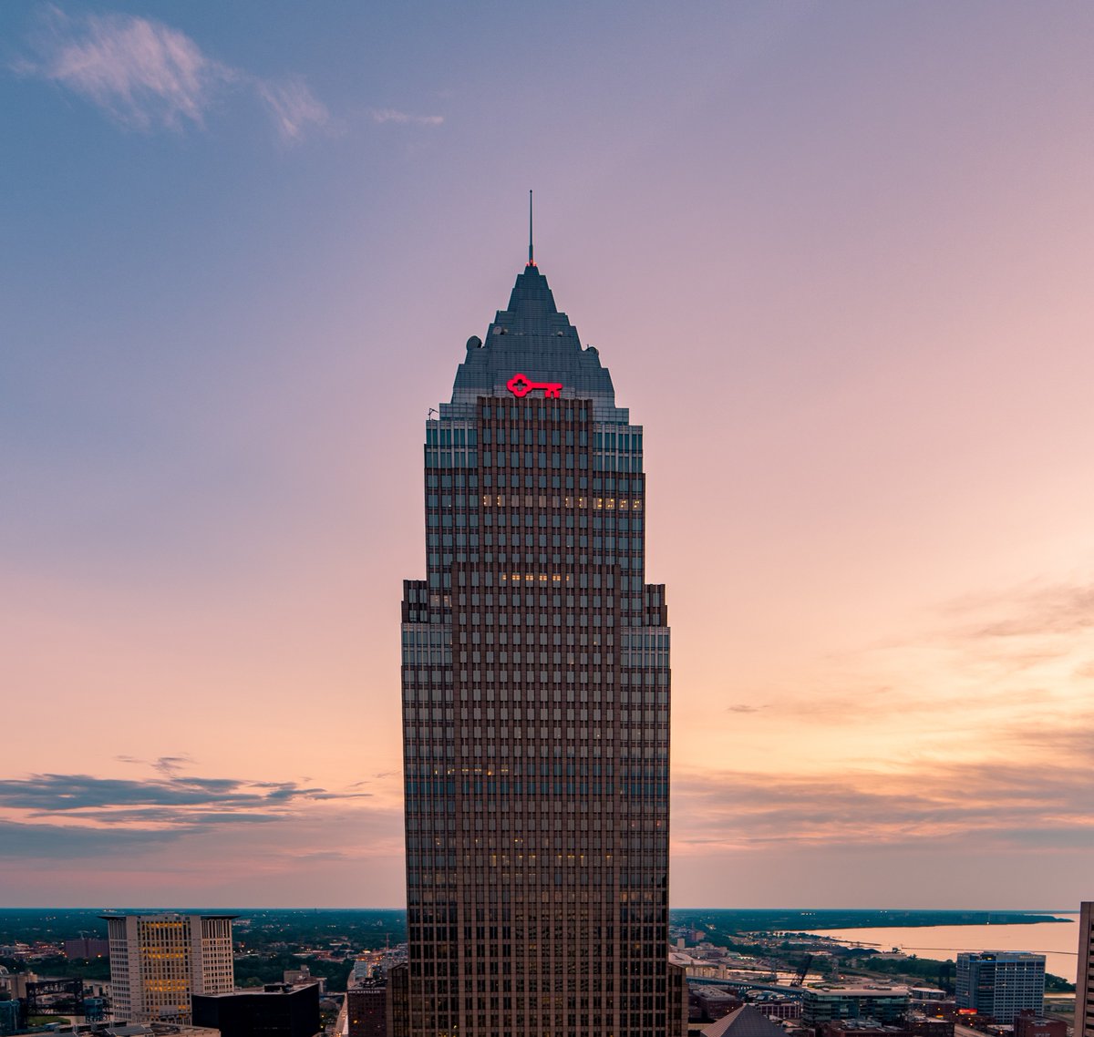 Key Tower tweet media