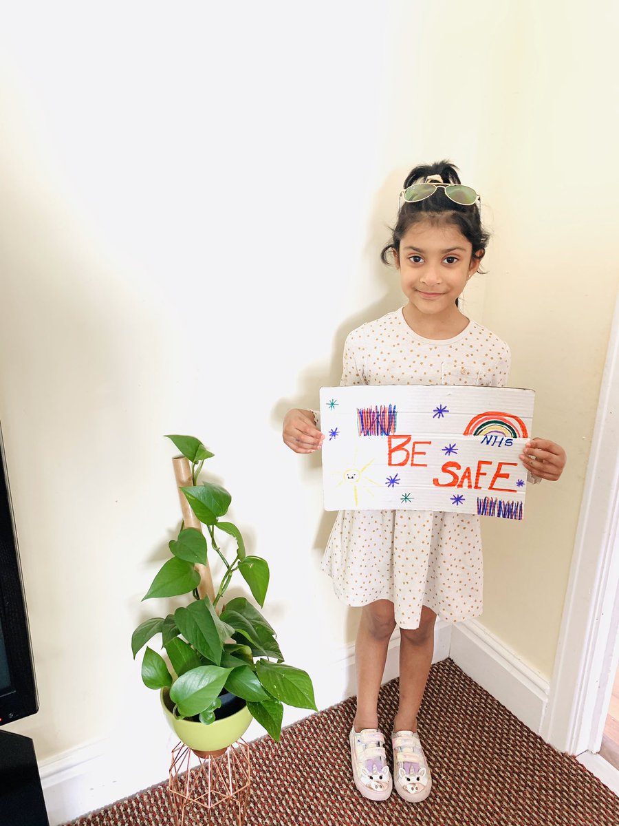 sujithkirijah's tweet photo. @longmoorcps i miss you 😘 toooooo mrs vaughan and mrs Rigby.iam enjoy the 🌞 sunshine. Keep safe everyone. https://t.co/lINWmlOBxN