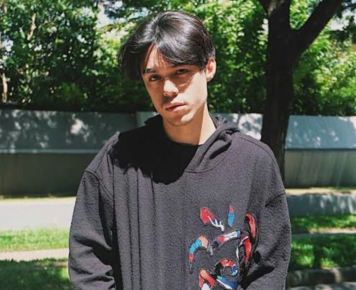 P(พี) tweet media