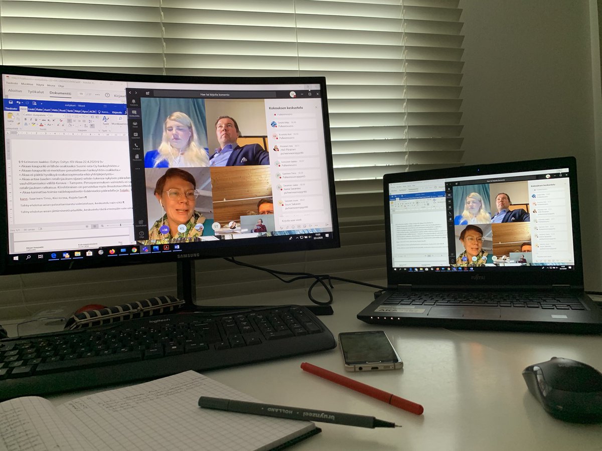 Tämä on sitä #digiloikka’a, mukana #valtuusto’n kokouksessa omassa kodissa istuen. #akaa #viksuakaa