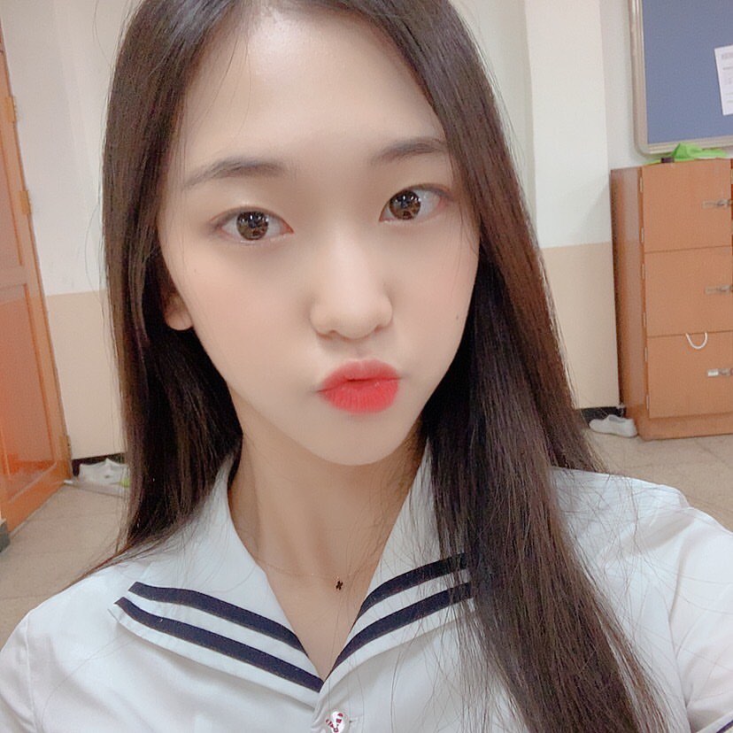 TwitzyMixx's tweet photo. Kim Joowon / Juwon - ๊น์ฃผ์
Born in 2004
Started training in WM in early August 2017
Was a back up dancer for OMG and an extra in Webdrama Summer Vacation - the cute maknae
#WM๊ฟ๋๋ฌด #wm_ggumnamu #wmtrainees #WMgirls #KimJoowon #๊น์ฃผ์ https://t.co/uu9M6GfS6h