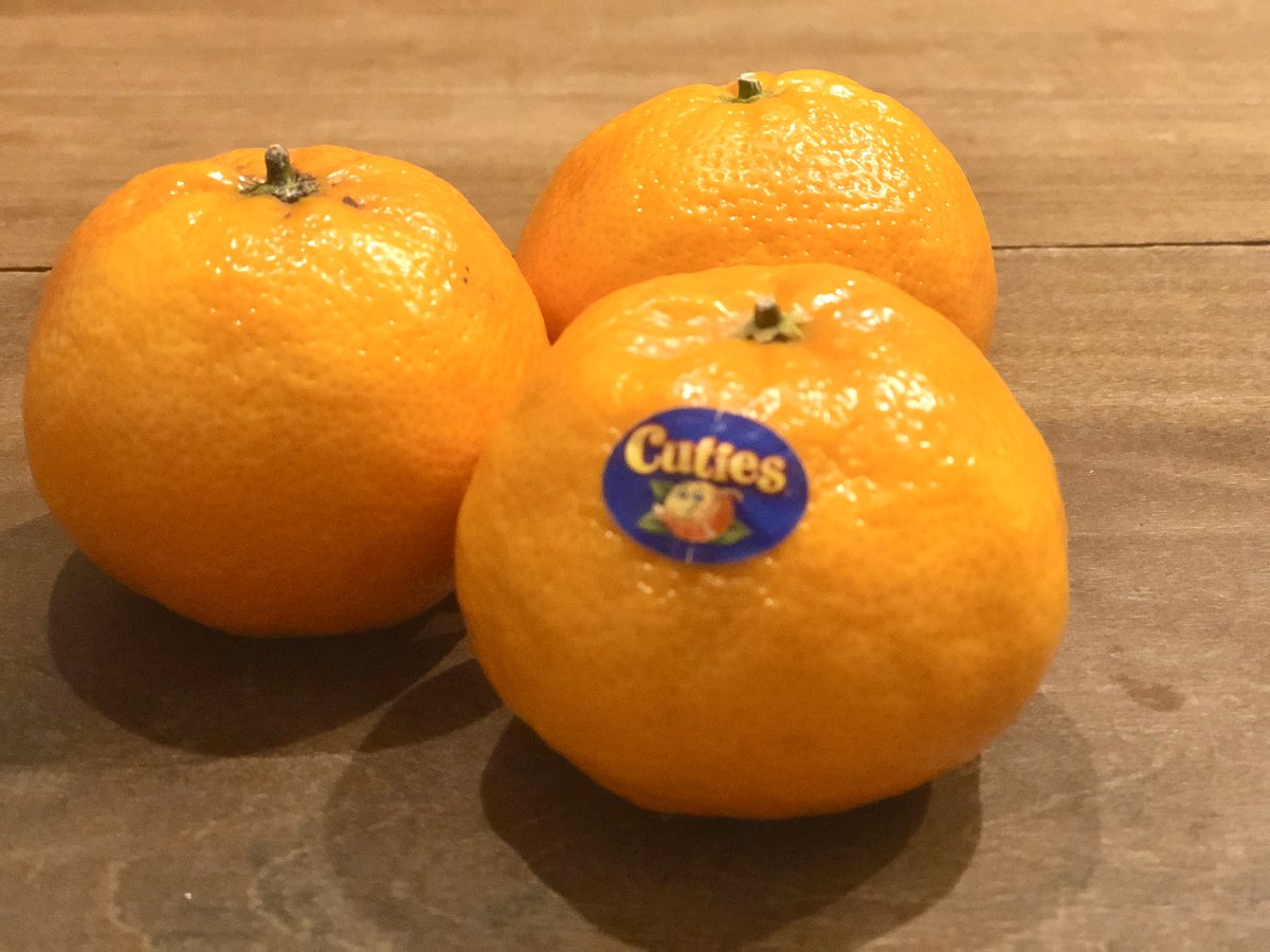 KitchenMika's tweet photo. Charging vitamins!
#VitaminC #HealthyAtHome #Cuties https://t.co/gGsGm8JfrE