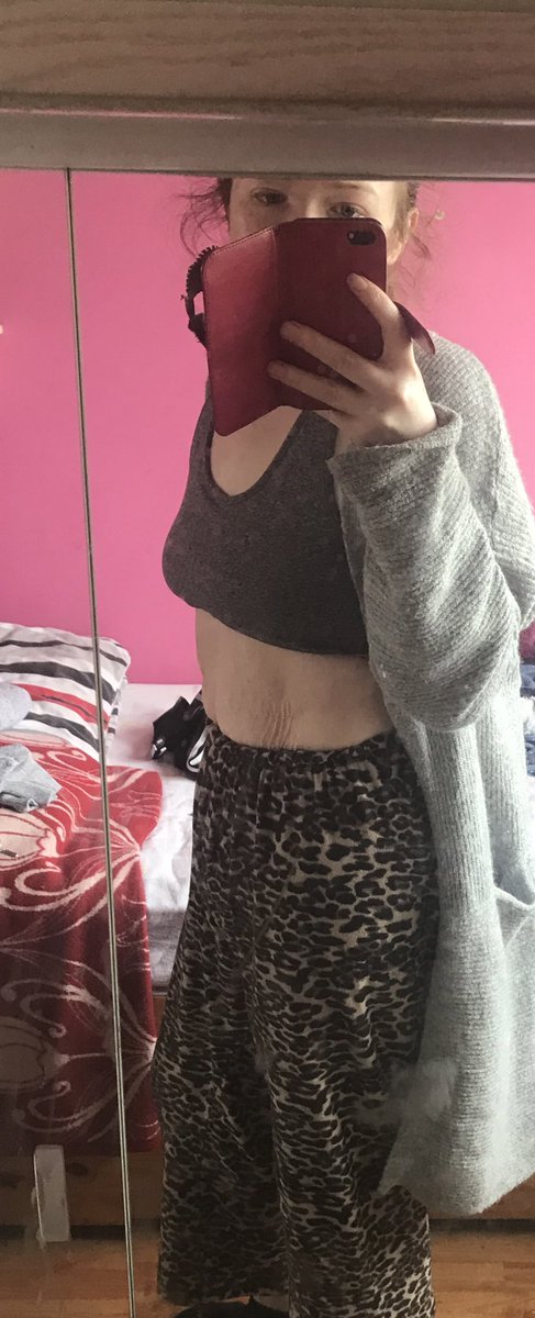 itstanyaxx's tweet photo. I think I hit my target weight today after over a year of so many struggles. It is also such a huge deal for me to take a picture half showing my stomach because i was so insecure for years with my ED. alot of toning to do but i am so proud of myself. #weightlosstransformation https://t.co/Yy19GptepZ