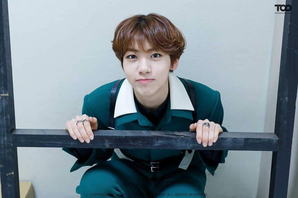 too_gallery's tweet photo. ㅡ woonggi

⇢ fancafe (too diary)
#TOO #티오오 #TenOrientedOrchestra https://t.co/66U4I7jC1K
