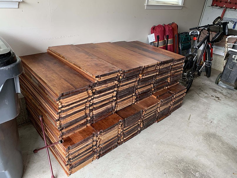 UVALibrary's tweet photo. Contributing to #UVA #sustainability efforts by reusing materials from the @aldermanrenewal project: https://t.co/DmboHywuJK #EarthDay @sustainableuva https://t.co/HOBGxZyGFs