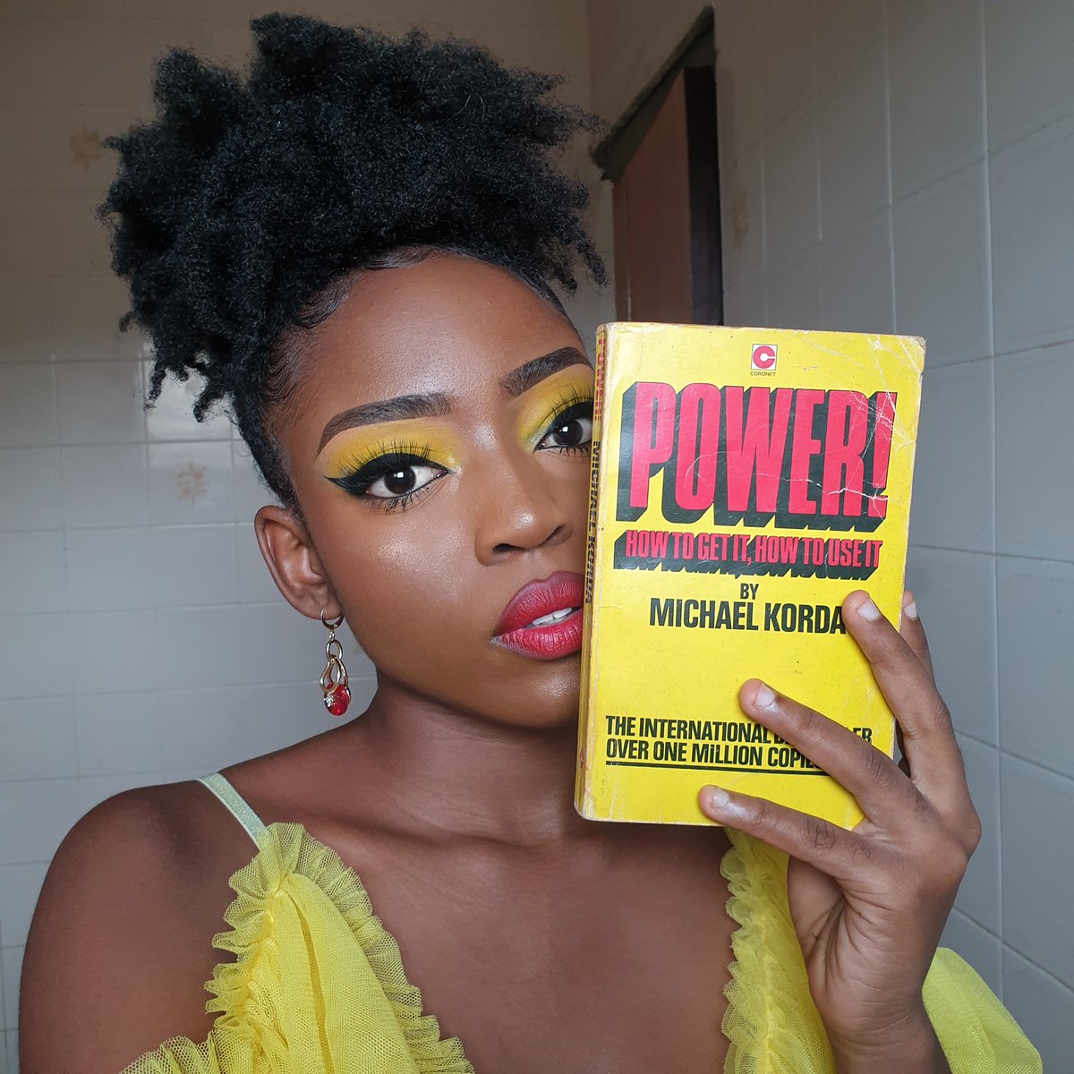   #booksasmakeup