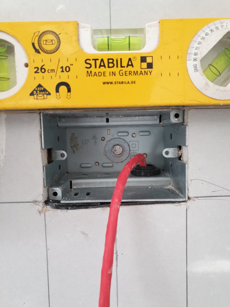 Richard44838931's tweet photo. Spark vs plasterers 😂 https://t.co/auL1Lovqu3