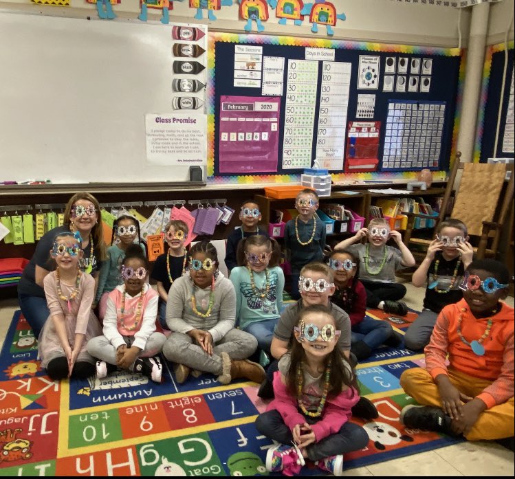 hopewelltps's tweet photo. Is #WaybackWednesday a thing? Well, we’re going to make it one! Couldn’t help but share some of Mrs. DeAndrade’s friends from earlier in the school year!🤩 #TPSAmazingStudents @MrsDeAndrade18 https://t.co/JZXLa3v18l