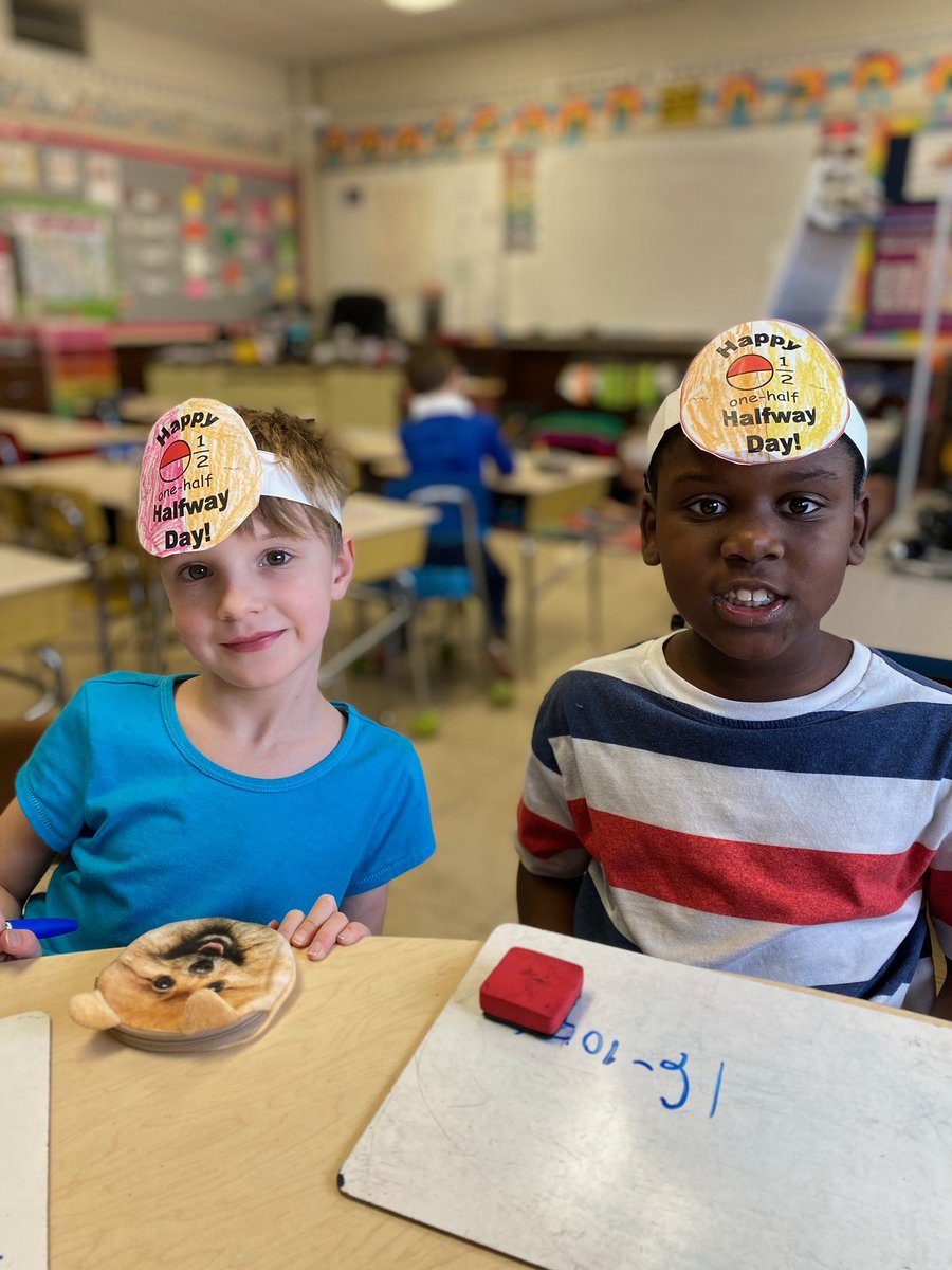hopewelltps's tweet photo. Is #WaybackWednesday a thing? Well, we’re going to make it one! Couldn’t help but share some of Mrs. DeAndrade’s friends from earlier in the school year!🤩 #TPSAmazingStudents @MrsDeAndrade18 https://t.co/JZXLa3v18l