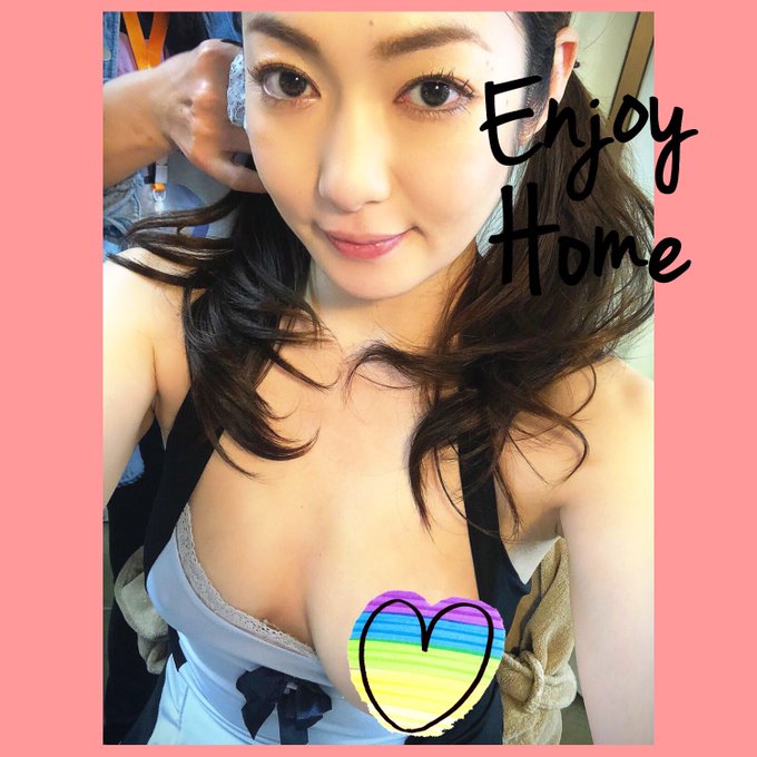 久々に自撮り画像。私は元気よ。。 https://t.co/6mzoGkwjKh