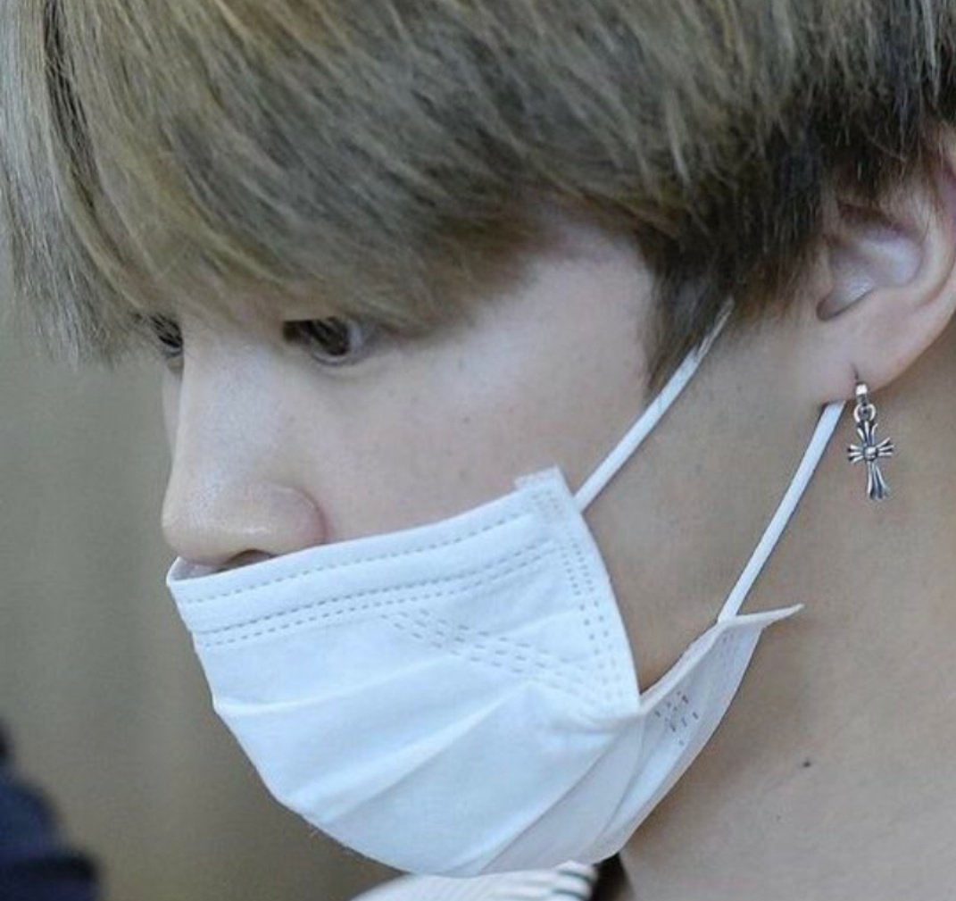 his lil nose peeking out :(