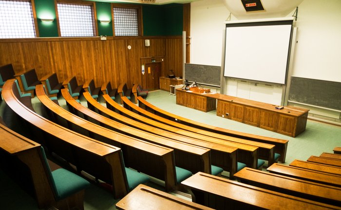 Aspettando la tavola rotonda "Insegnare e imparare online" (facebook.com/events/2246594…), rilanciamo il dibattito sulla didattica online, tra scuola e università: 3. "Contro la didattica in quarantena", di Nicola Perugini lavoroculturale.org/contro-la-dida…