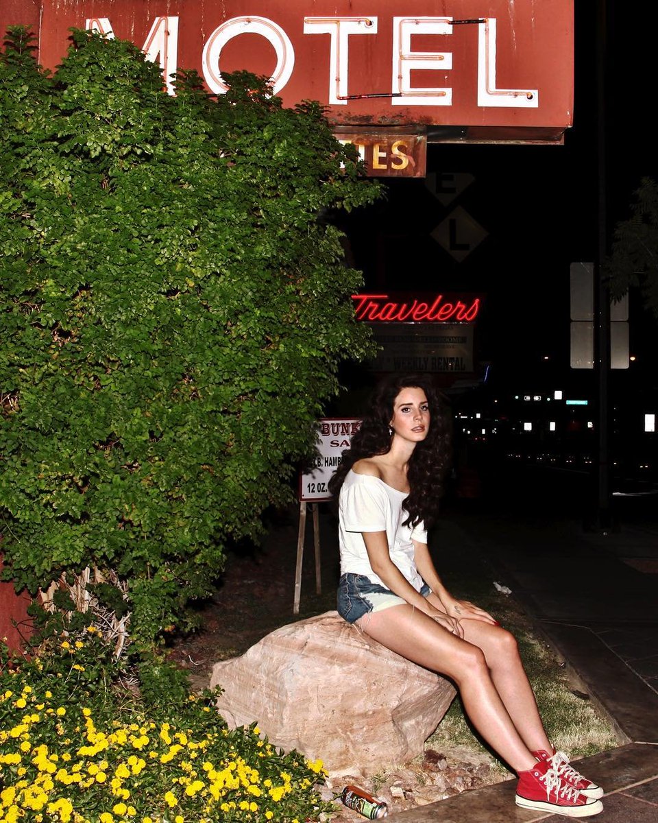 blackstarldr's tweet photo. — behind the scenes of Lana Del Rey's music videos https://t.co/bMtg3kaoJA