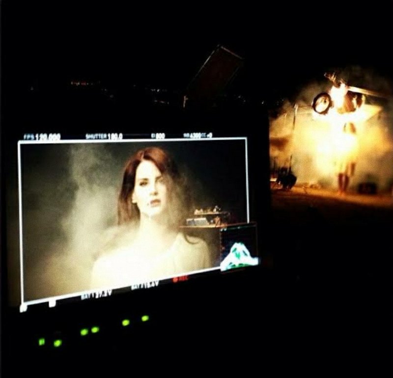 blackstarldr's tweet photo. — behind the scenes of Lana Del Rey's music videos https://t.co/bMtg3kaoJA