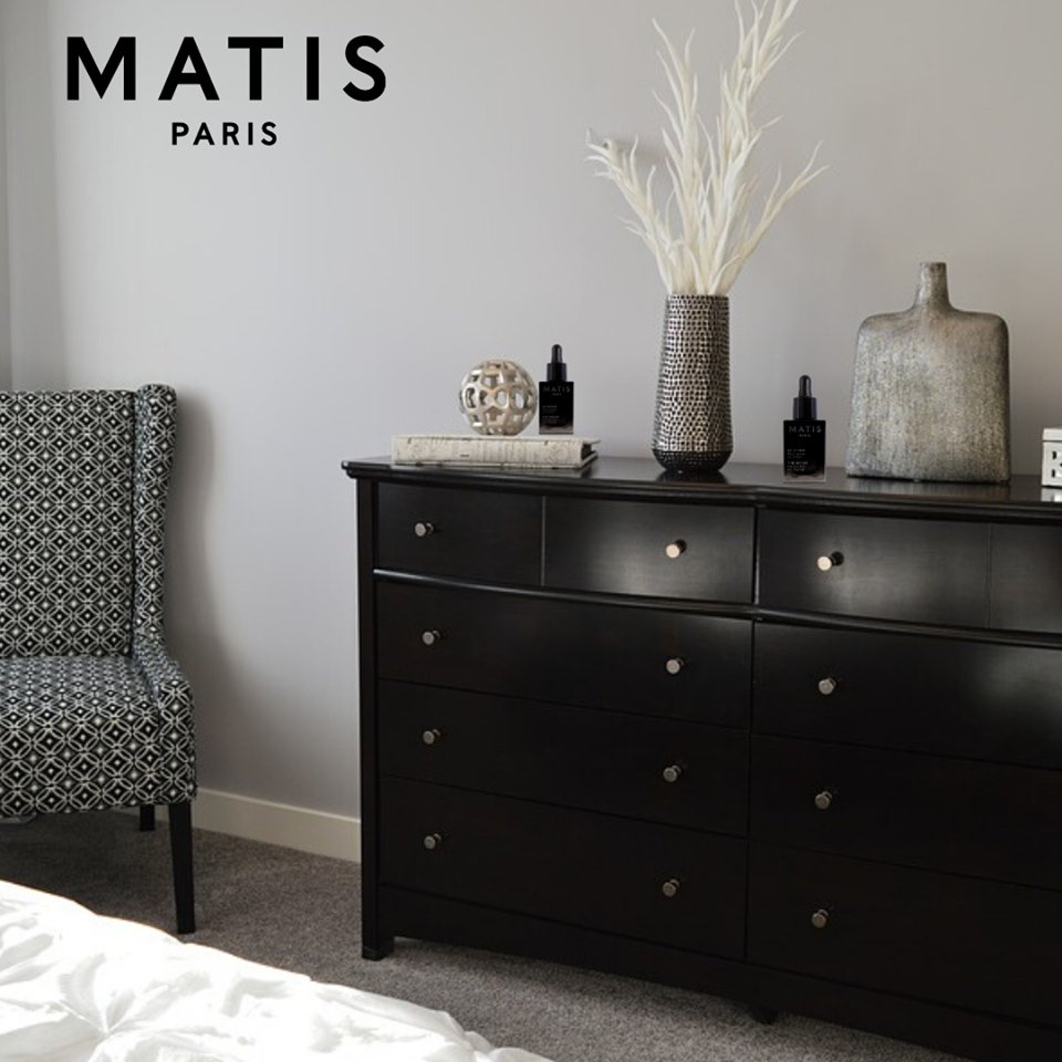 MatisSkincare's tweet photo. Use the time you spend at home to indulge in luxurious skincare products like the Matis Caviar Serum...
This is a supreme elixir with caviar that offers a global anti-ageing solution and an exquisite sensory experience.
#skincare #matisparis #caviar https://t.co/oUuSM6xo91