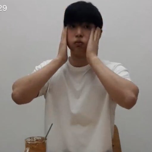 jaengtaljeon's tweet photo. 이재윤 시그니처포즈 https://t.co/eH9FGMhcap