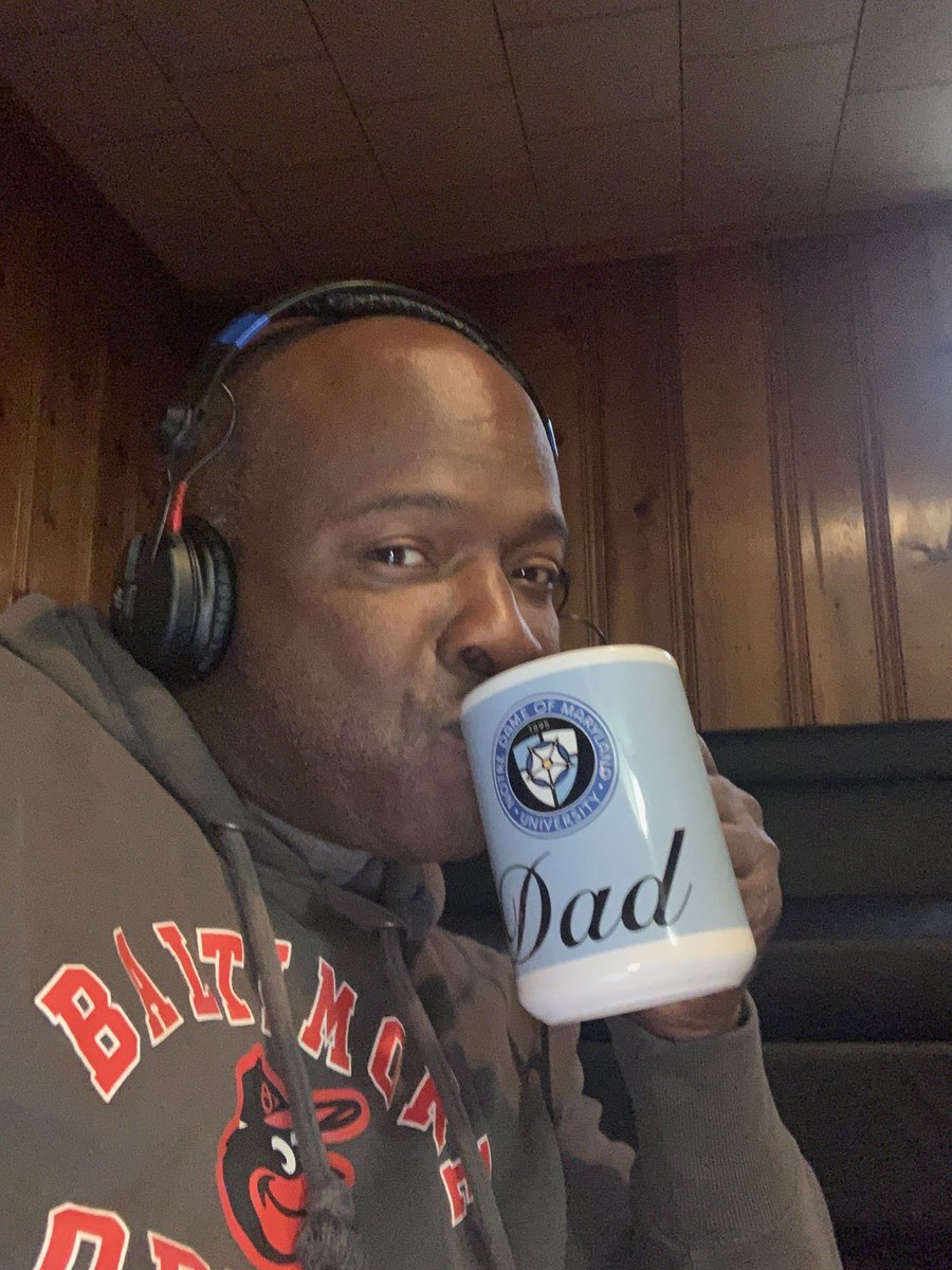 1057TheFan's tweet photo. To honor #EarthDay2020 @RobLongSports sips from his favorite reusable mug given to him from his kids. #1Day1Thing #EntercomBaltimore https://t.co/wFyMvMFby9