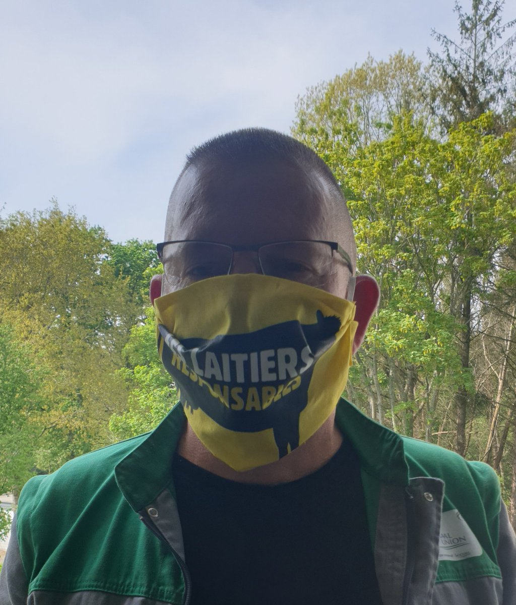 CorsonFrancois's tweet photo. Voilà voilà .....prêt à affronter les tournées Wihte label /LLR.😉
Confectionné par ma collègue Hélène Foucher (conseiller lait )
Merci à elle.....😃
Un peu de pub quand on aime notre métier.......😀😀
#COVIDー19 
#Sodiaal 
#onroulepourvous 
#CeuxQuiFontLeLait 
#TousEnsemble https://t.co/WAJPWGgIFP