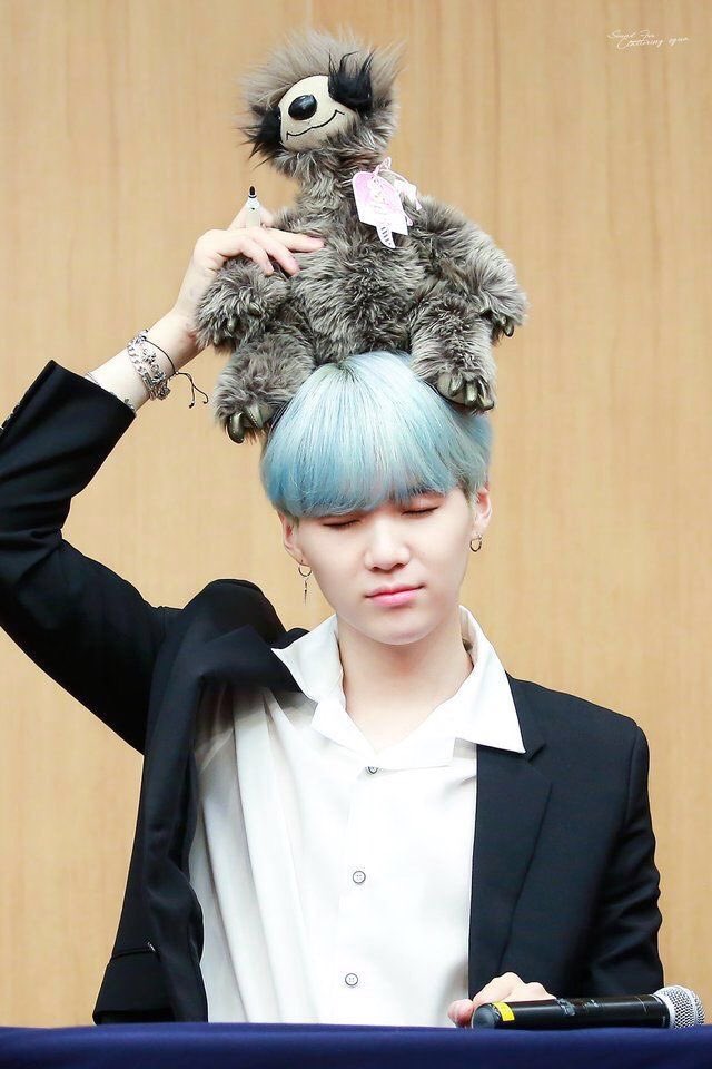 thread of plushies on top of yoonie’s head bc its adorable :c