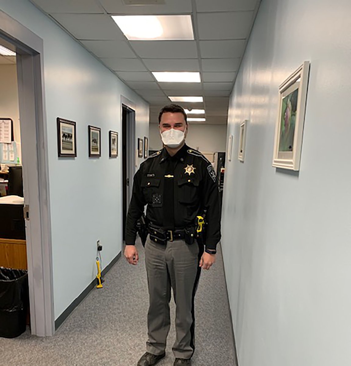 OnteoraCSD's tweet photo. #WellnessWednesday : Onteora School Resource Officer (SRO) Deputy Tom Sharon staying safe on the job, practicing social distancing and mask-wearing. Stay safe, everyone! #OnteoraStrong https://t.co/WPq6jS4dWE