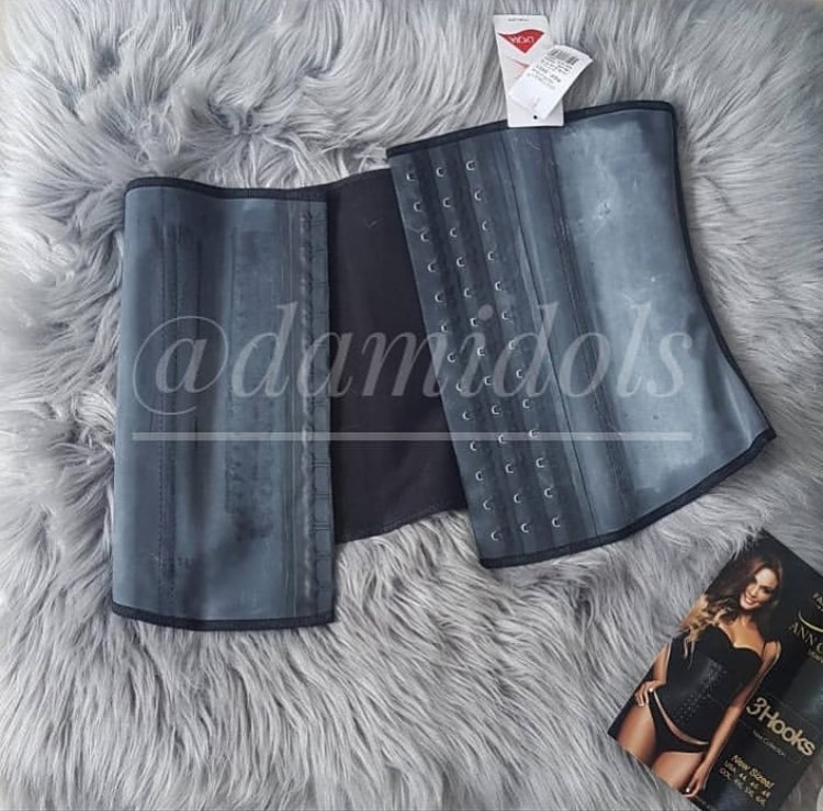 damidols_'s tweet photo. Magical Transformation:  This is what we mean when we say "We've got you covered" 

Check out the before and after look and the effect of the AnnChery Latex Waist Cincher 3 rows of hook. This is how to snatch the waist in this stay at home season. #GetTransformed https://t.co/8eQS9I79P5