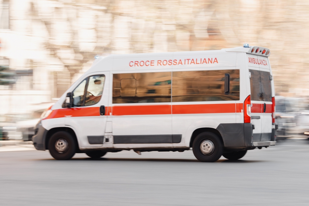 CRILurate's tweet photo. Vogliamo ringraziare @Sidergorla per il concreto gesto di vicinanza e supporto a CRI Lurate Caccivio:
grazie alla vostra donazione di computer è stato possibile aumentare la risposta verso chi oggi ha bisogno. Abbiamo allestito un distaccamento… https://t.co/gHFlVuw53u https://t.co/Yl6ZLRh6vN
