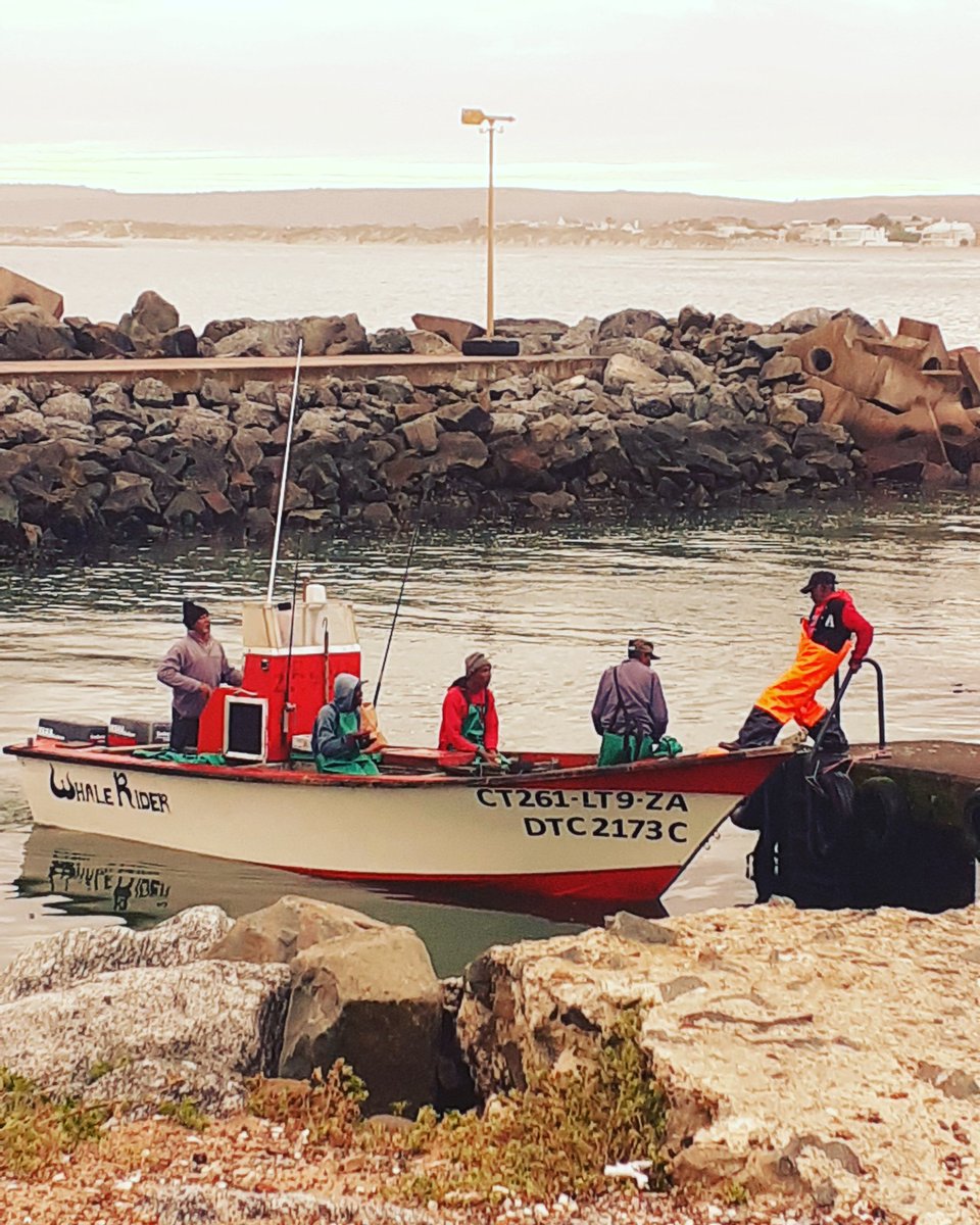 WhilmaL's tweet photo. A2) Let us not forget my favorite place, Yzerfontein, a lot to do, but due to wheelchair accesibility, I stick to visiting coffeeshops, rolls down Beach Rd, to the harbour for early morning sunrise pics, when the boats launch
#VirtualTravelSA
#VirtualTravelWestCoast
#TravelChatSA https://t.co/MuOw3Rffpm