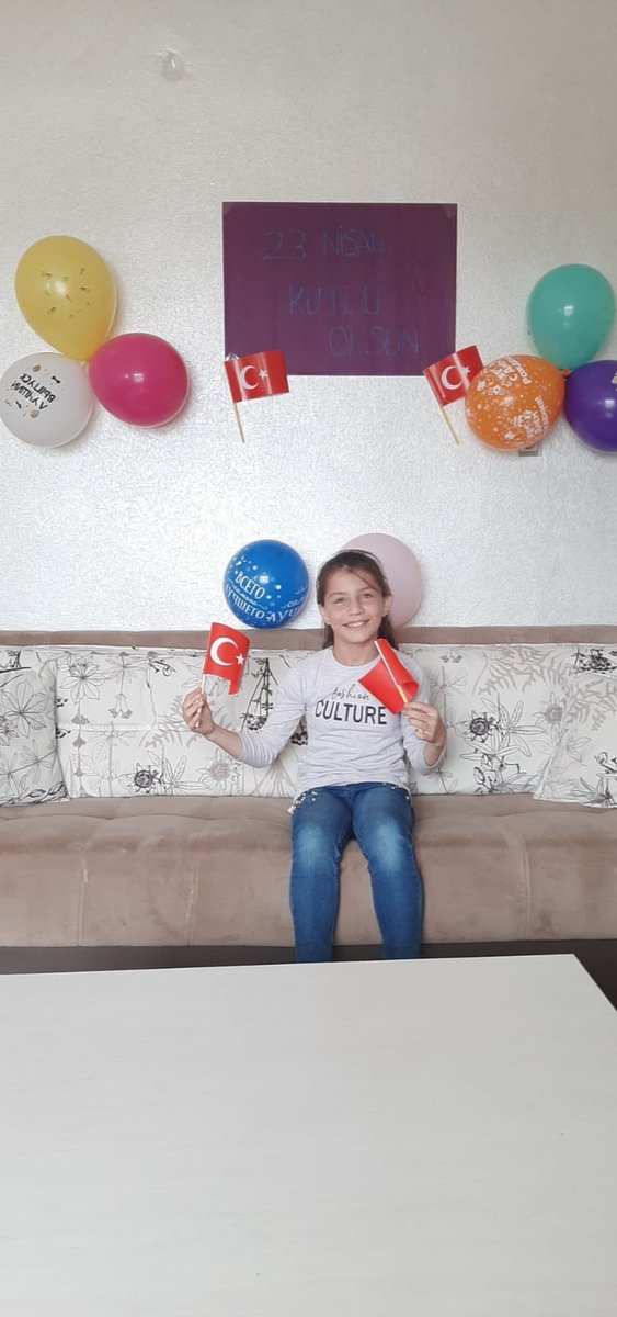 Güzel çocuklarımız 100. Yılını kutladığımız 23 Nisan Ulusal Egemenlik ve Çocuk Bayramı'nı evlerinde coşkuyla kutladılar.

<a href="/AilesiSuak/">suak_ailesi</a> 

#yüzyıllaryaşa23nisan

#ŞırnaktaYüzüncüYılCoşkusu
