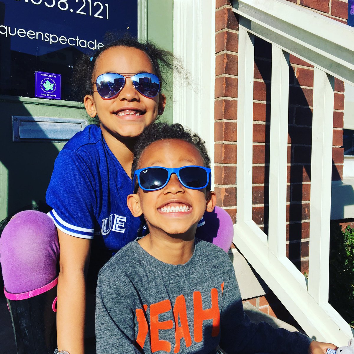 QueenSpectacle's tweet photo. Thinking about warmer weather and these smiles! If you do go out for a social distancing walk, don’t forget your sunglasses! #socialdistancing #quarantineandchill #missingwarmweather #sunglasses #kidsfashion #kidsstyle #rayban https://t.co/zZ5rPUOvS2