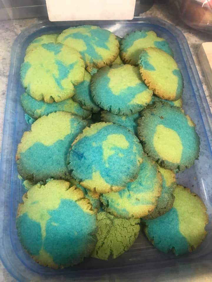 B_C_Powell's tweet photo. Science today making earth Day cookies
@NSmathteacher  @EPEC3 https://t.co/YrSeU9hI2H