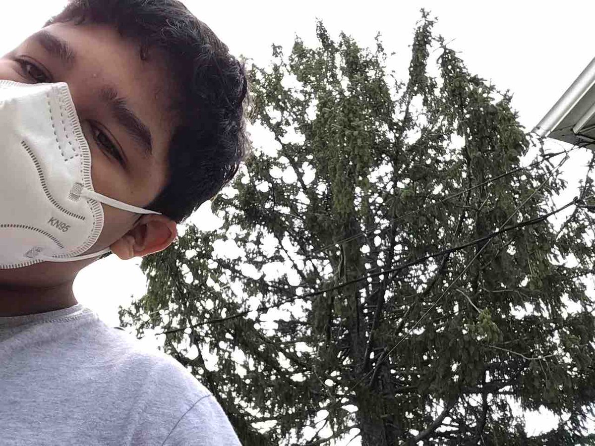 MrsVeltre's tweet image. Multi-tasking at it's finest: #Social_Distancing while #LearningRemotely AND celebrating #EarthDay2020! I'm so proud of my kiddos! #SaferAtHome @LindenSchoolsNJ @SoehlLPS #LindenLearnsAtHome @ClearyLPS