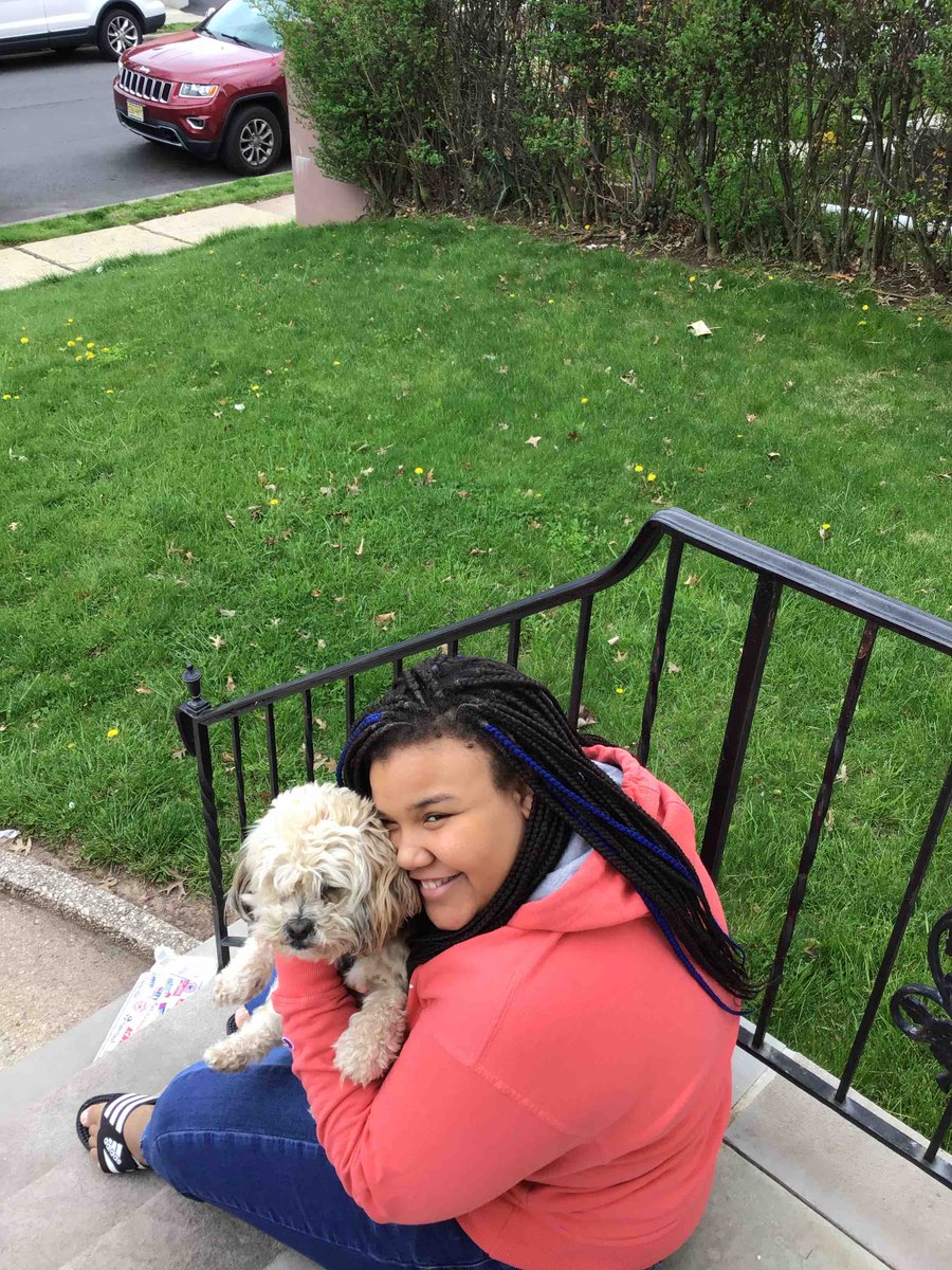 MrsVeltre's tweet image. Multi-tasking at it's finest: #Social_Distancing while #LearningRemotely AND celebrating #EarthDay2020! I'm so proud of my kiddos! #SaferAtHome @LindenSchoolsNJ @SoehlLPS #LindenLearnsAtHome @ClearyLPS